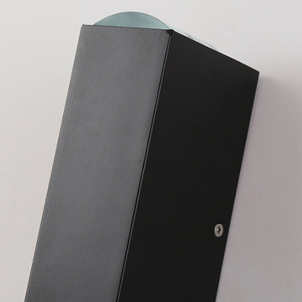 Minimalist outdoor wall lamp made of matte aluminum