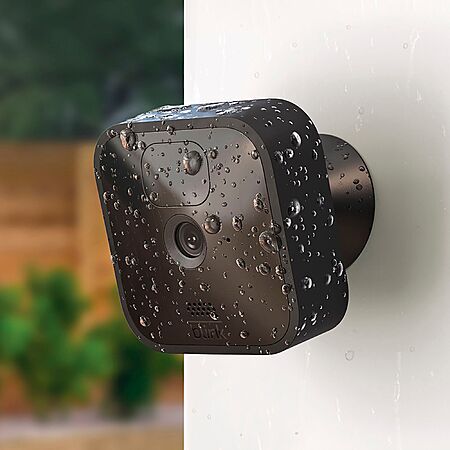 Wireless outdoor camera with motion detection and night vision