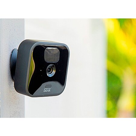 Wireless outdoor camera with motion detection and night vision