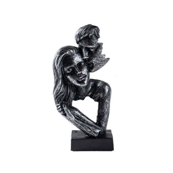 Abstract Kiss Sculpture – Modern Artistic Couple Statue for Home Décor