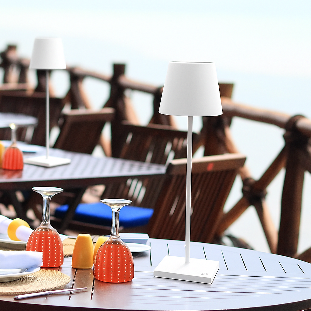 Auralamp wireless table lamp