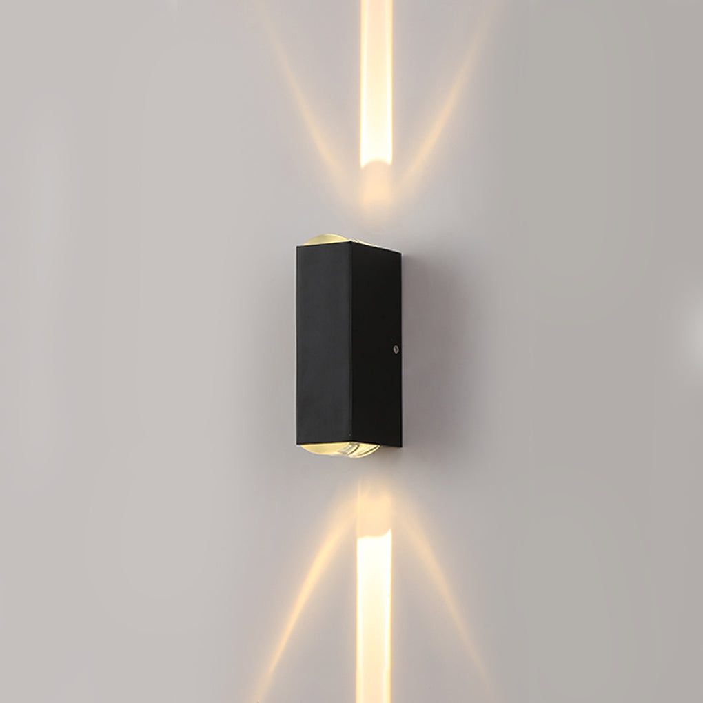 Minimalist outdoor wall lamp made of matte aluminum