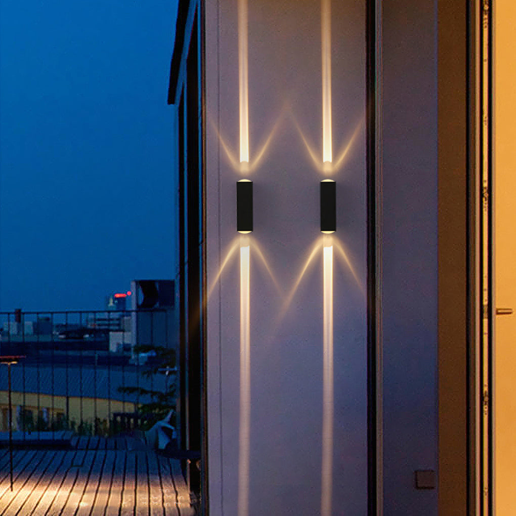 Minimalist outdoor wall lamp made of matte aluminum