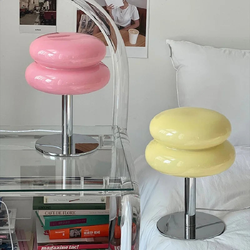 Arvona retro table lamp in chrome and glass