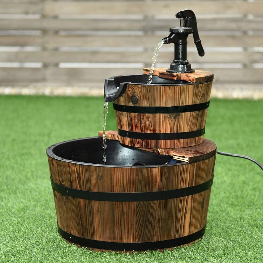 Houten Tuinfontein met Handpomp
