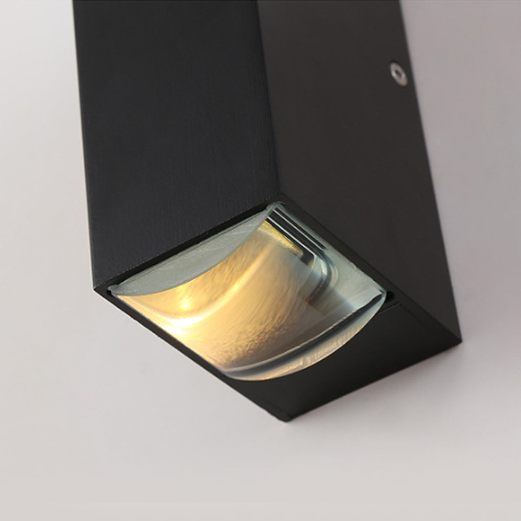 Minimalist outdoor wall lamp made of matte aluminum