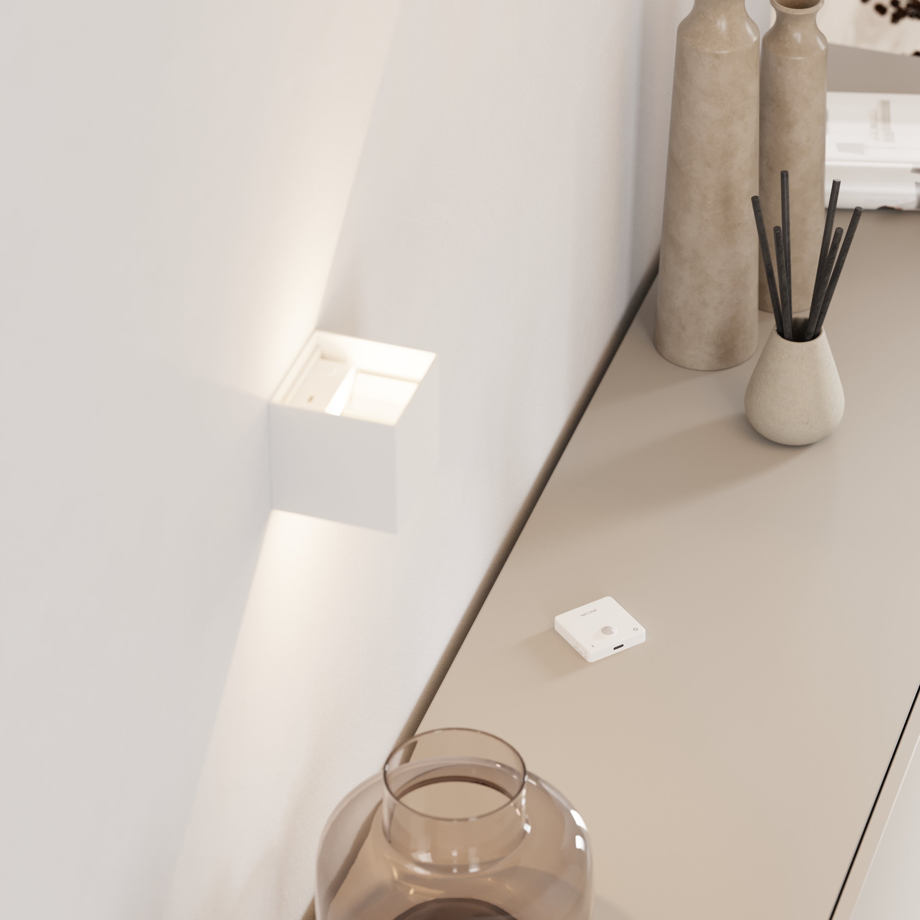 XenoFlex minimalist LED wall lamp