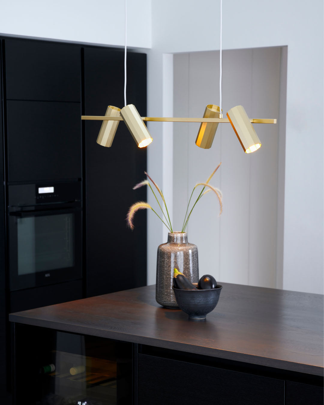 Minimalist black pendant lamp with 10-sided profile