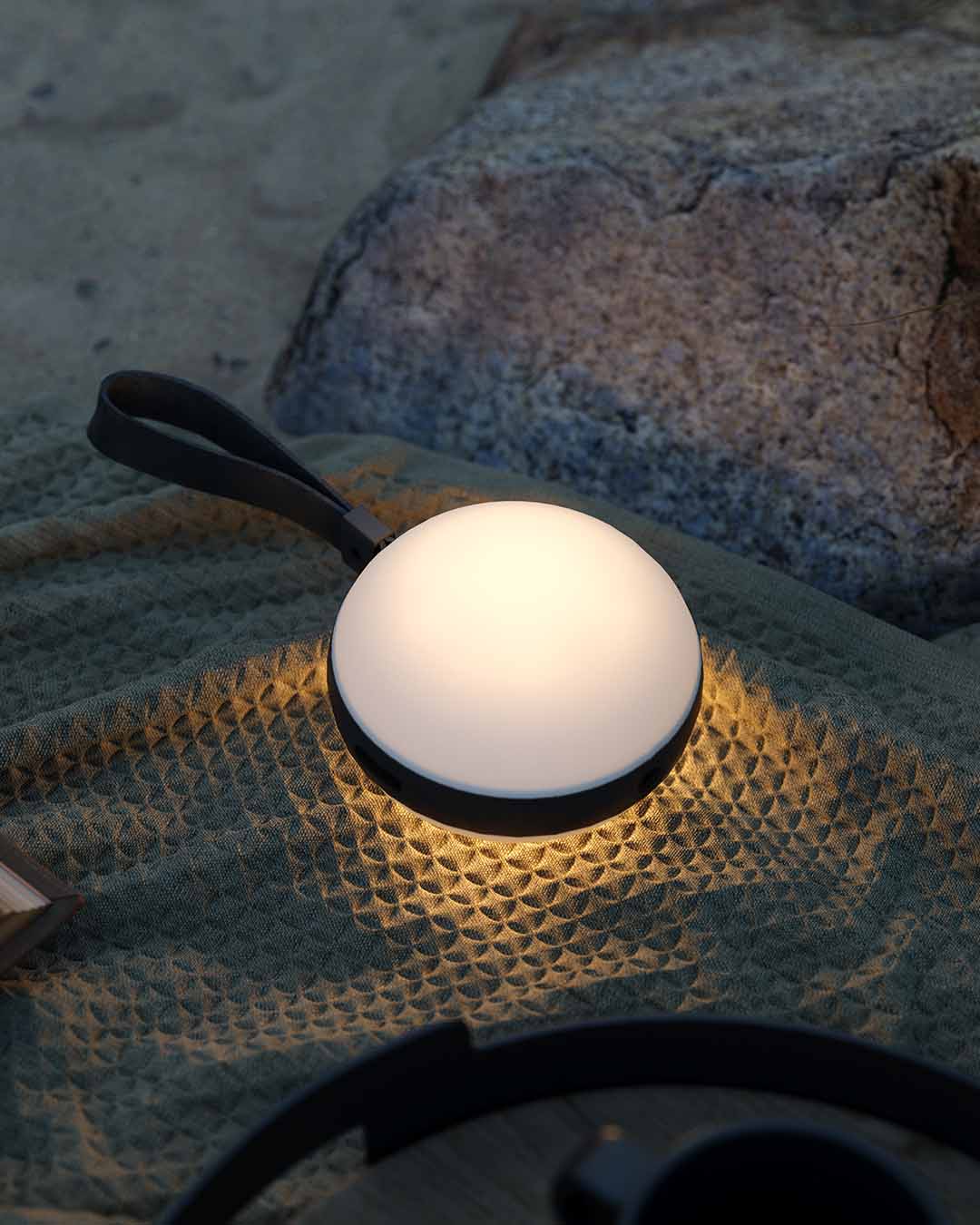 Bring portable outdoor lamp with moodmaker