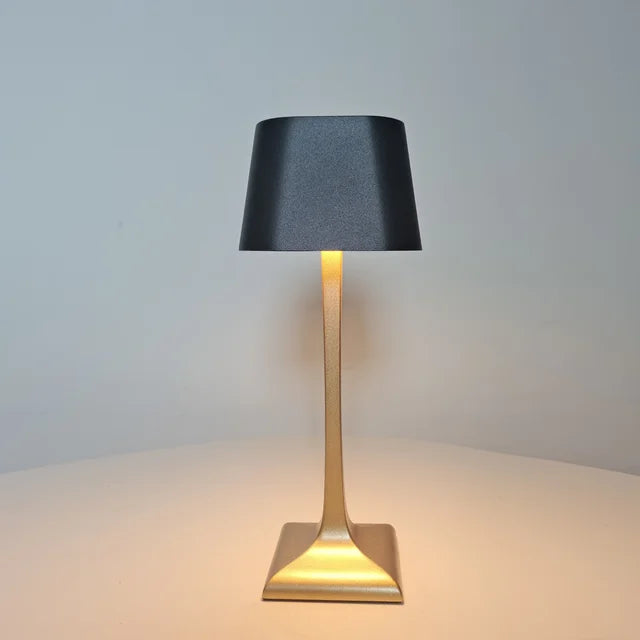 LumoDesk Tafellamp in modern ontwerp
