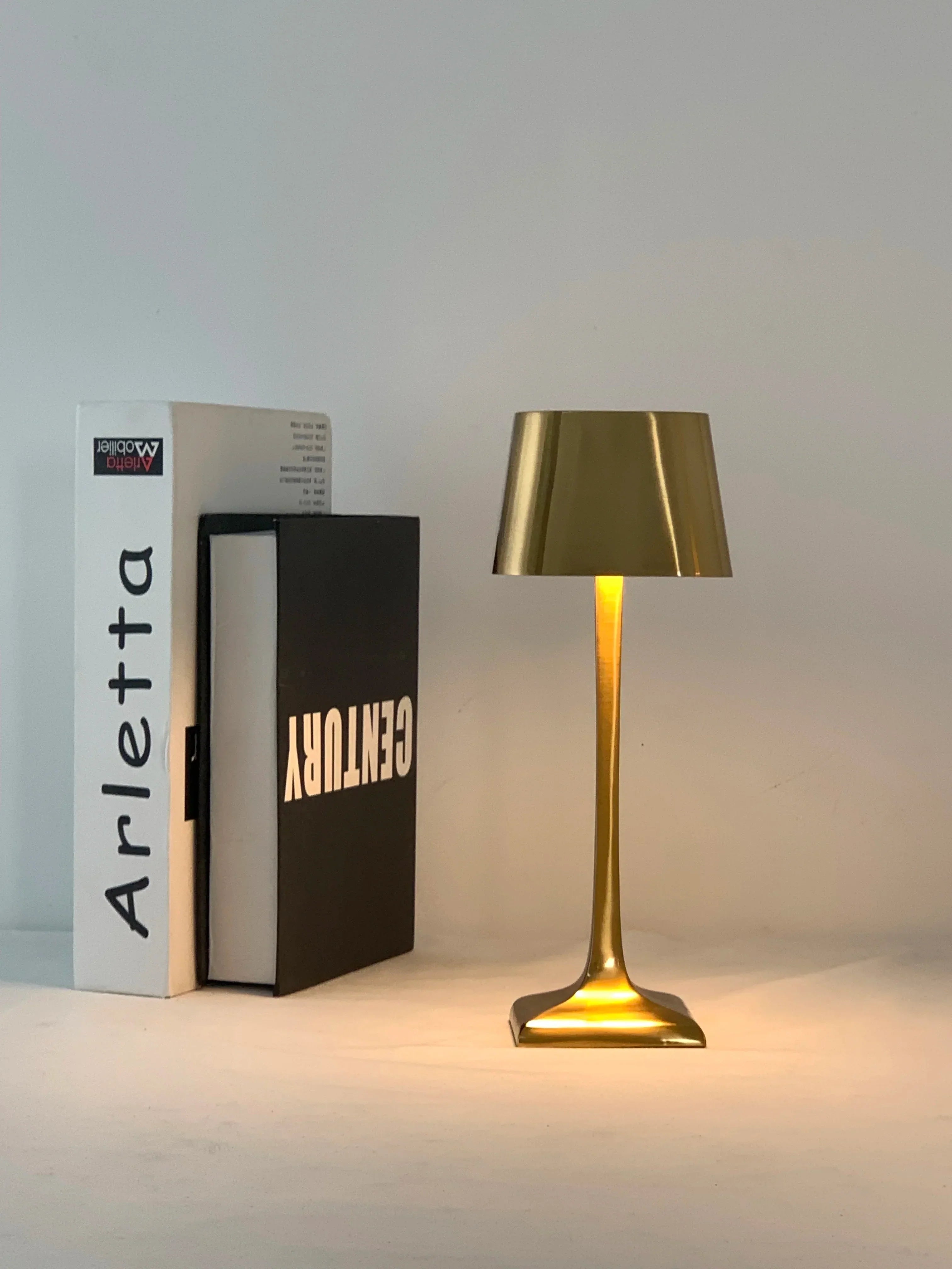 LumoDesk Tafellamp in modern ontwerp
