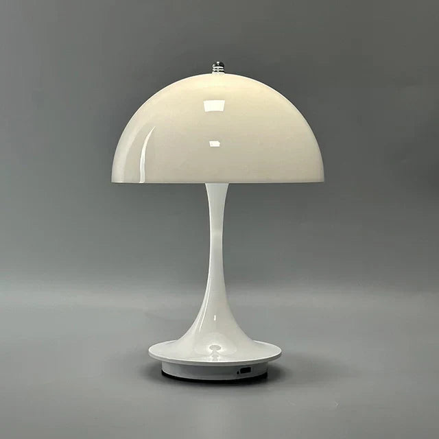 LumoBold Table Lamp