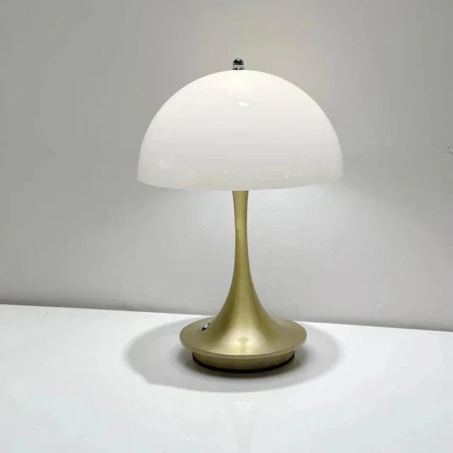 LumoBold Table Lamp