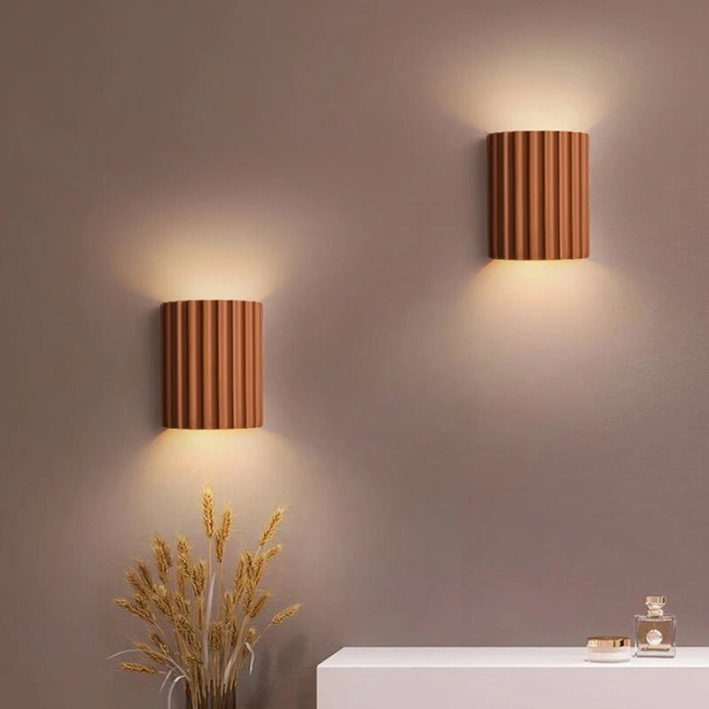 Ribbed wall lamp in Scandinavian style