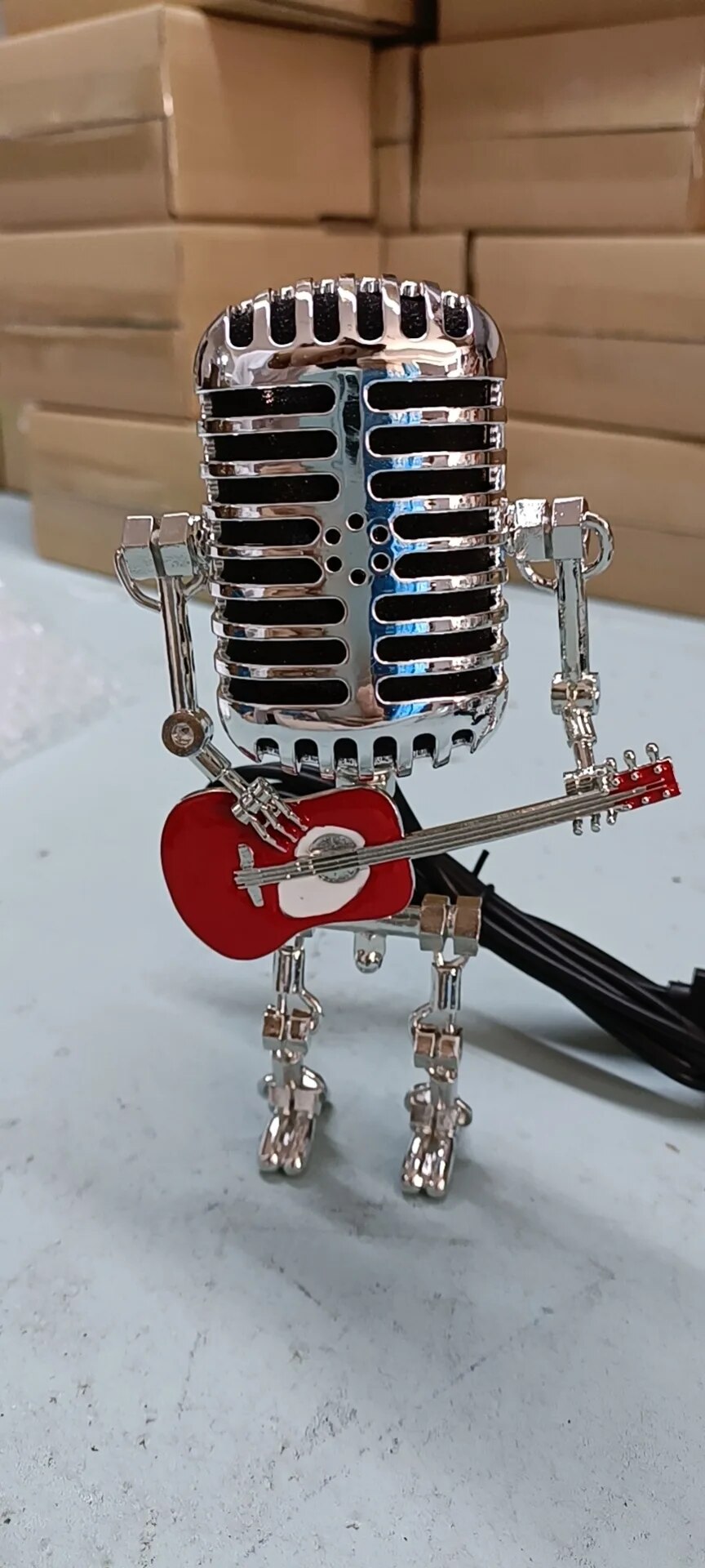 Artistic Guitar Design Dimmable Table Lamp for Living Room