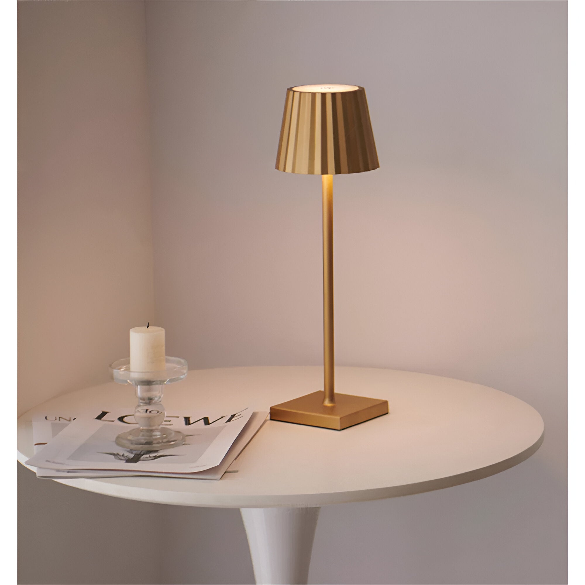 Wireless LED table lamp with touch function