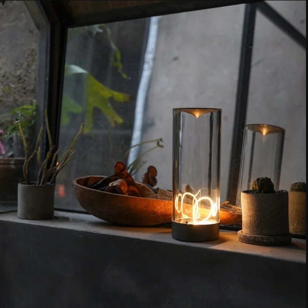NeonGlo Table Lamp – Atmospheric statement for every modern interior