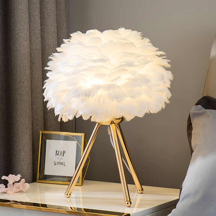 Dimmable Table Lamp with Luxury Feathers in Elegant Decorative Lighting