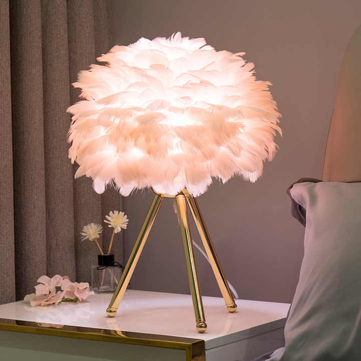 Dimmable Table Lamp with Luxury Feathers in Elegant Decorative Lighting