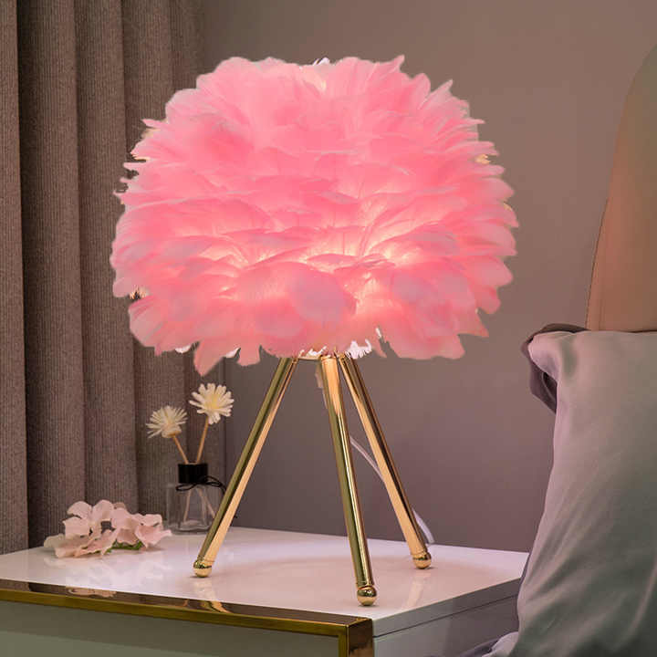 Dimmable Table Lamp with Luxury Feathers in Elegant Decorative Lighting