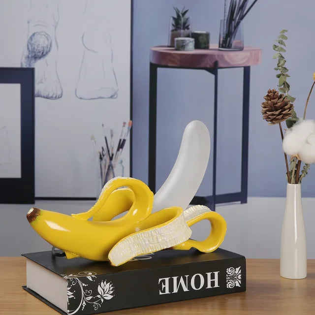 Bananashine modern table lamp in banana shape