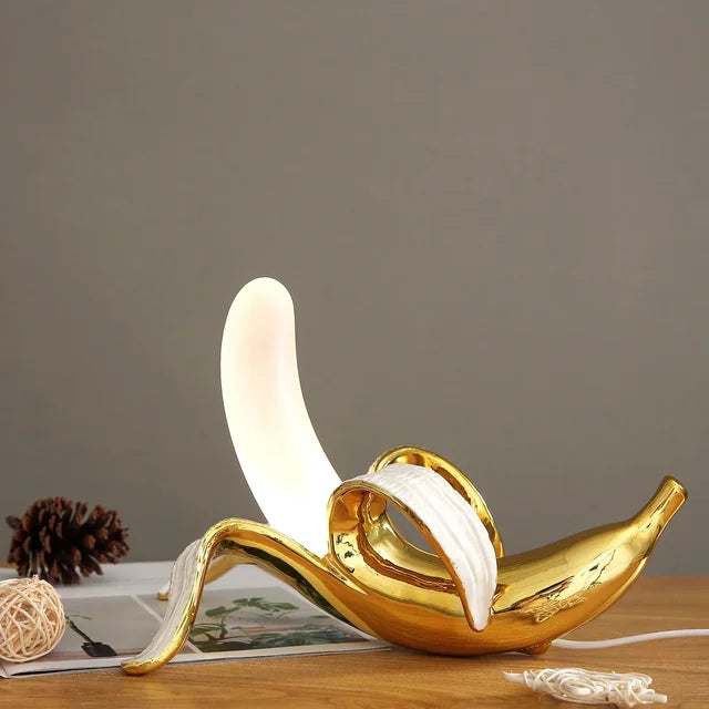 Bananashine modern table lamp in banana shape