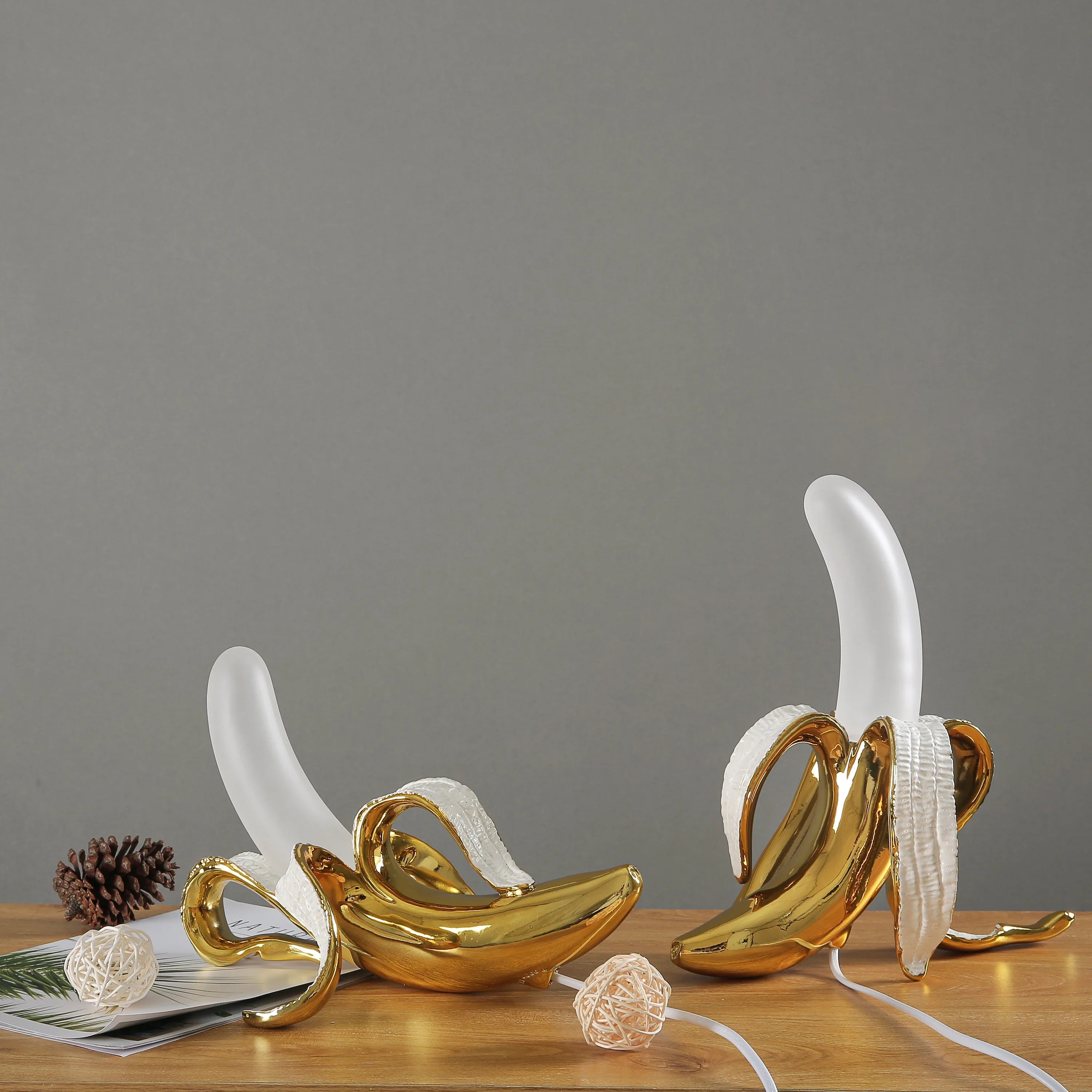 Bananashine modern table lamp in banana shape