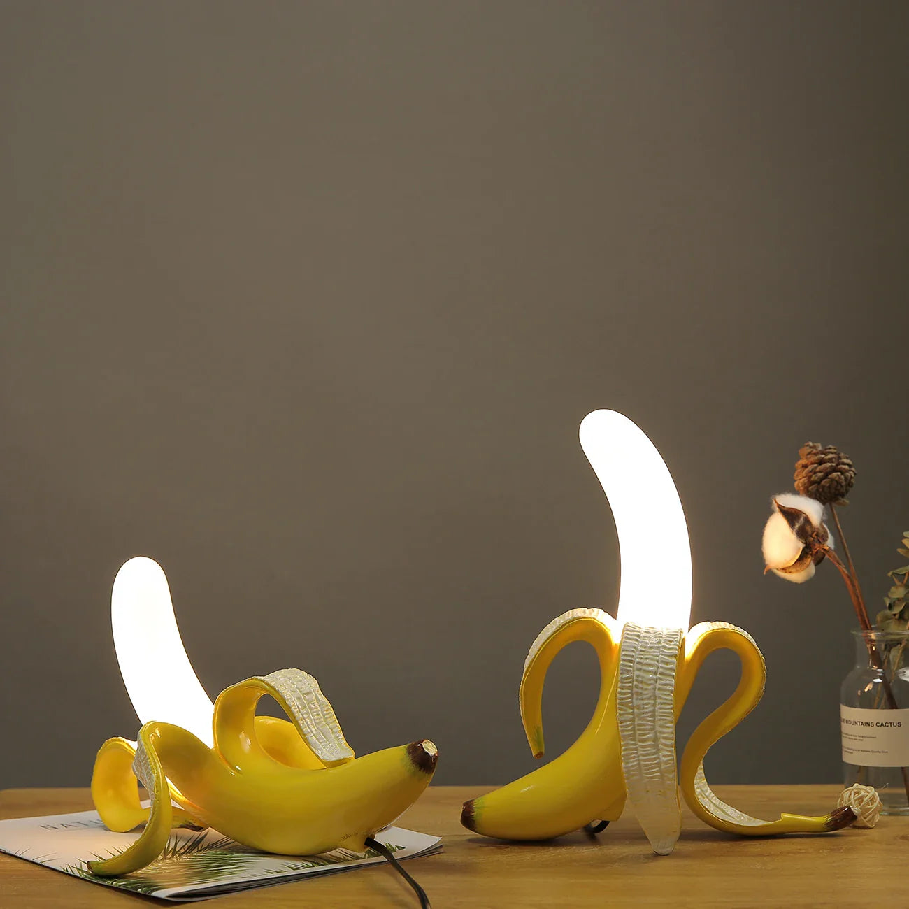 Bananashine modern table lamp in banana shape