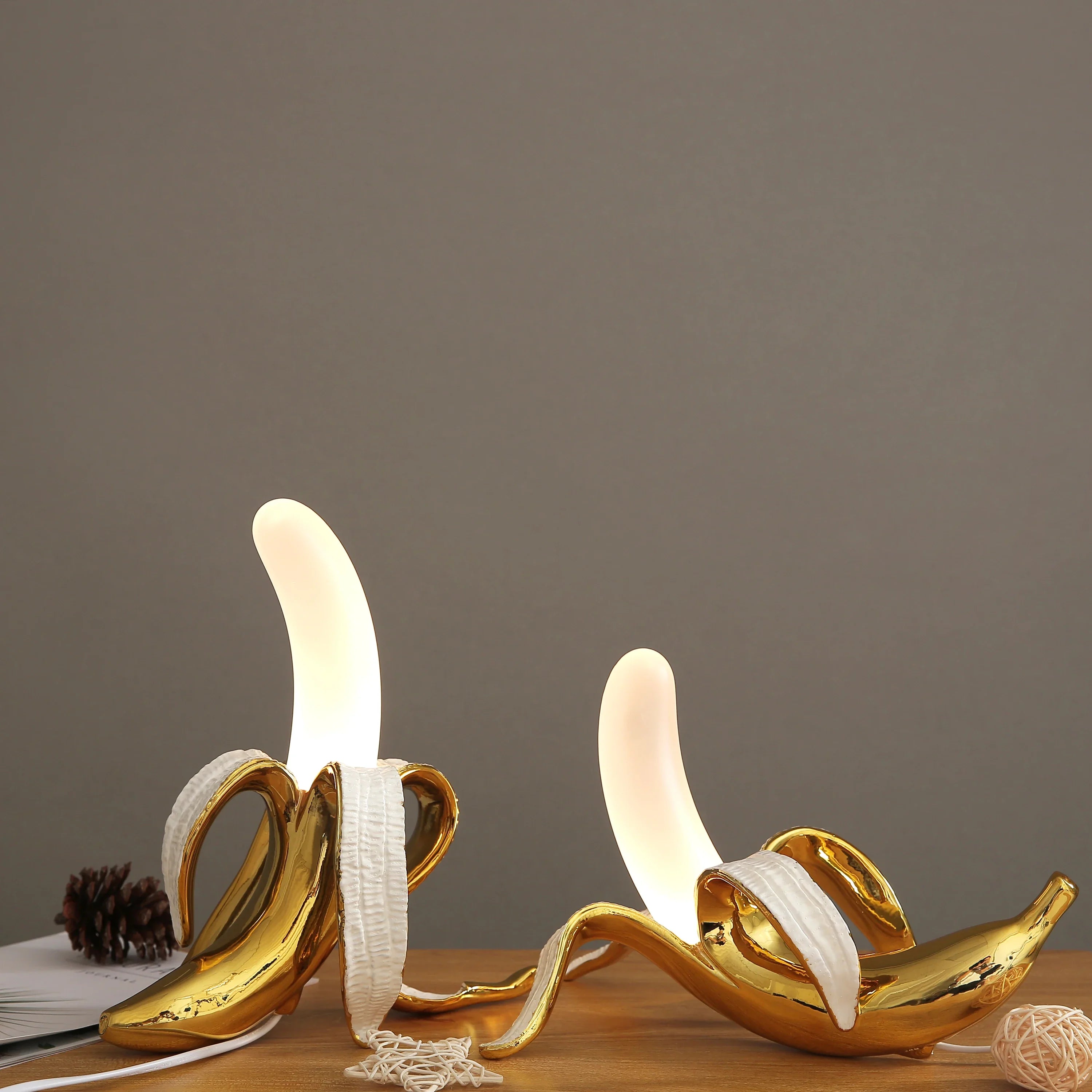 Bananashine modern table lamp in banana shape