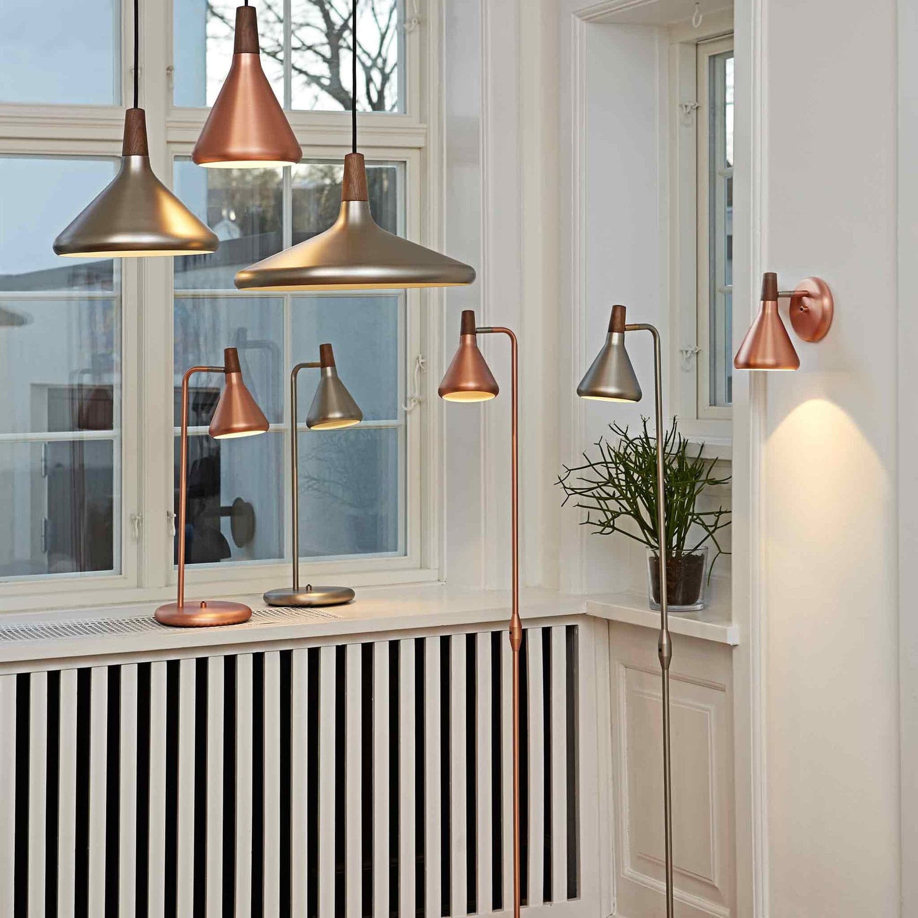 Modern Minimalist Pendant Light with Wood Accent – Ceiling Lamp for Dining & Living Room