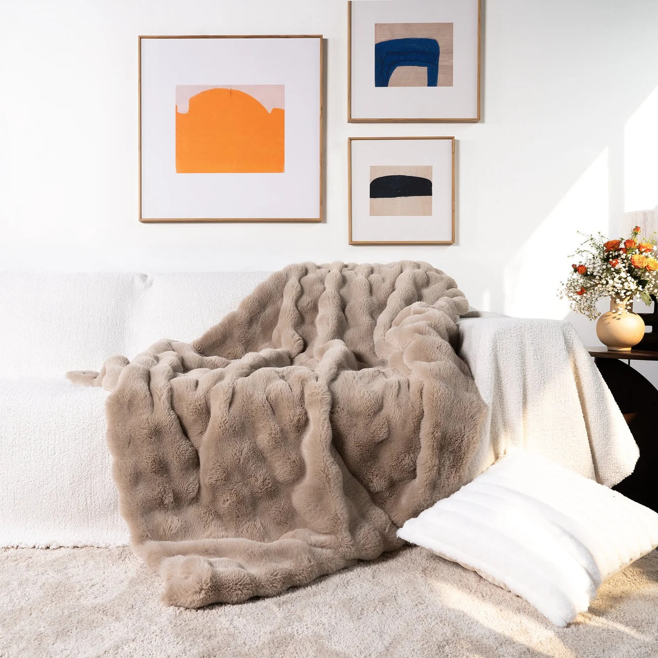 Plush Texture Blanket Throw – Gentle-Touch All-Season Design