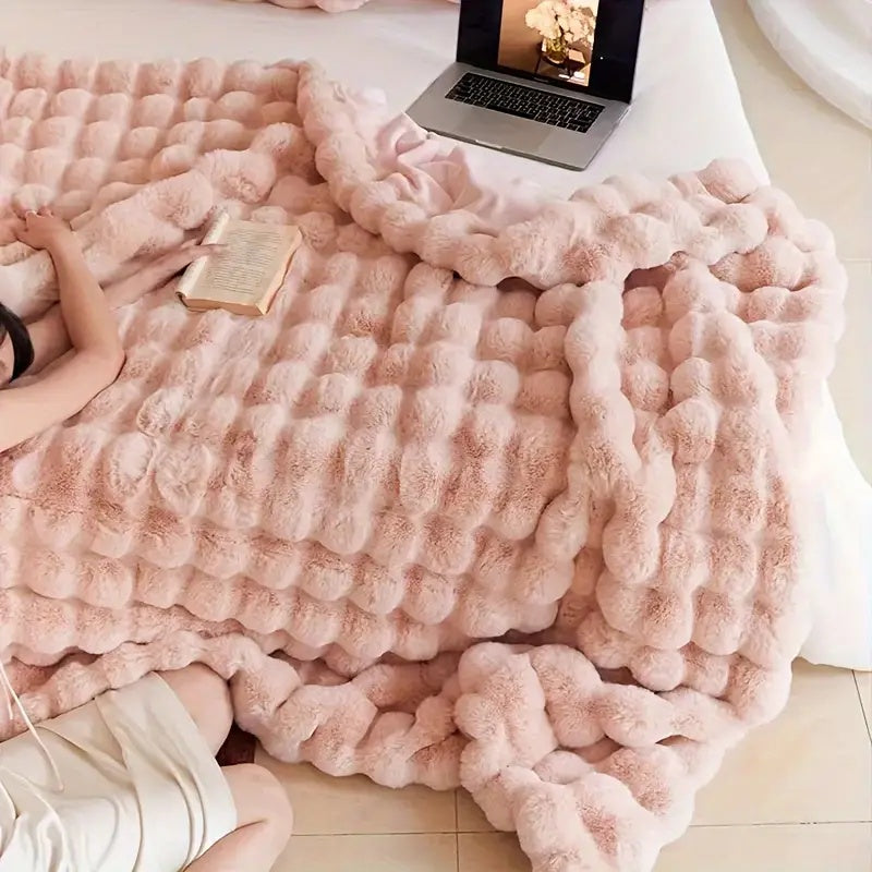 Plush Texture Blanket Throw – Gentle-Touch All-Season Design