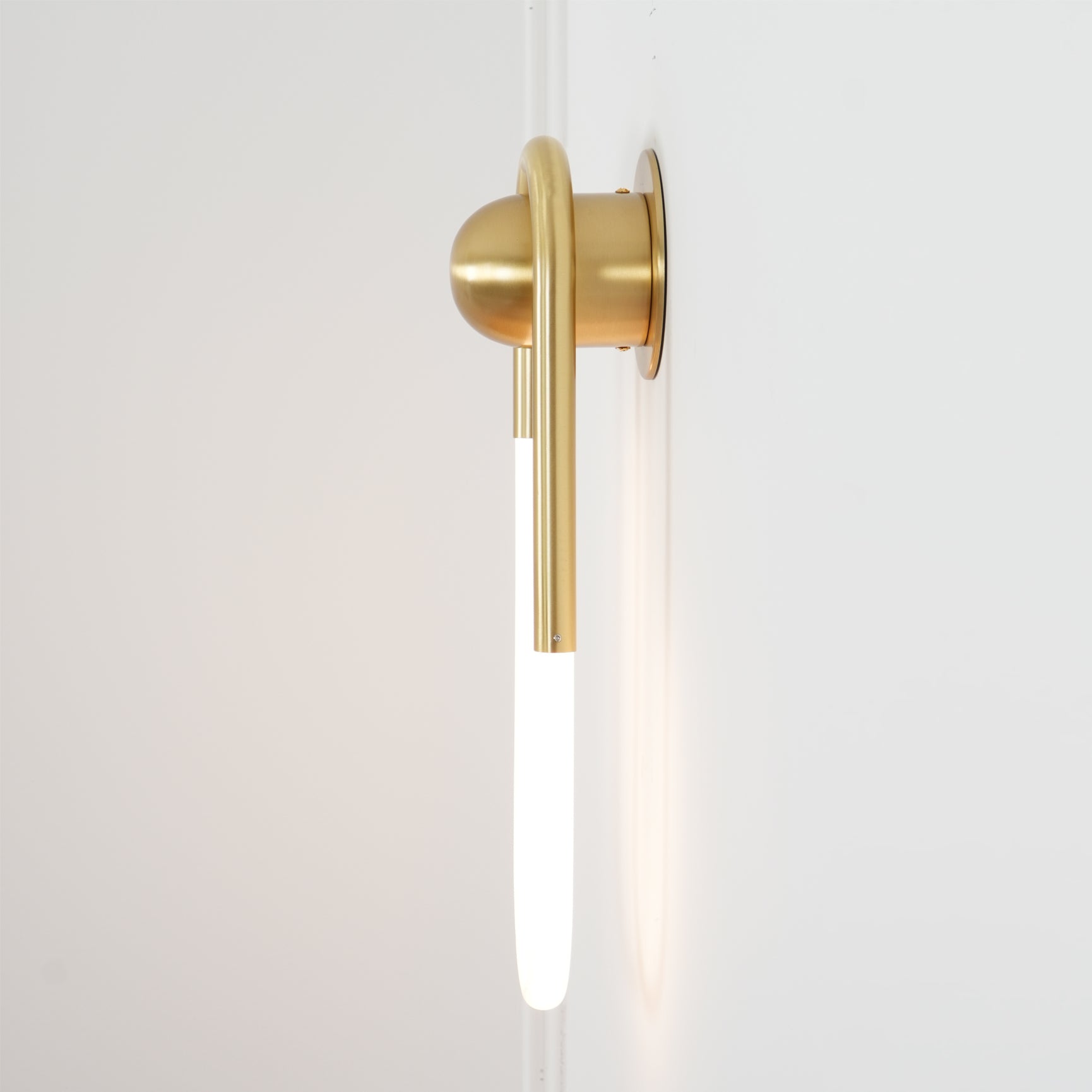 Modern LED Wall Light – Black Loop Design Indoor Fixture