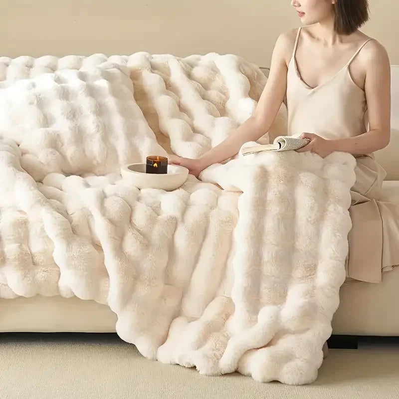 Double-sided faux fur blanket