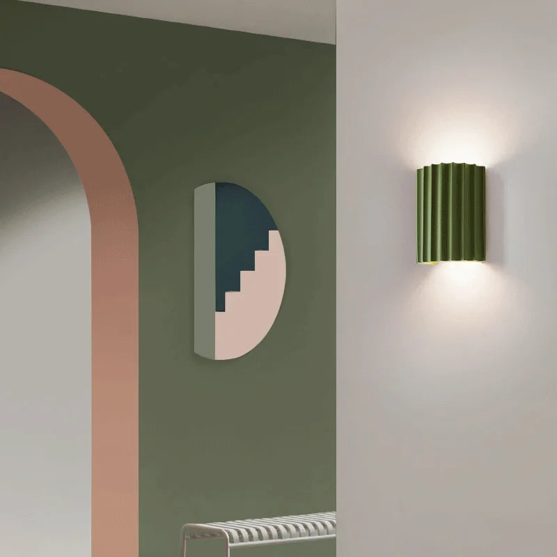 Ribbed wall lamp in Scandinavian style