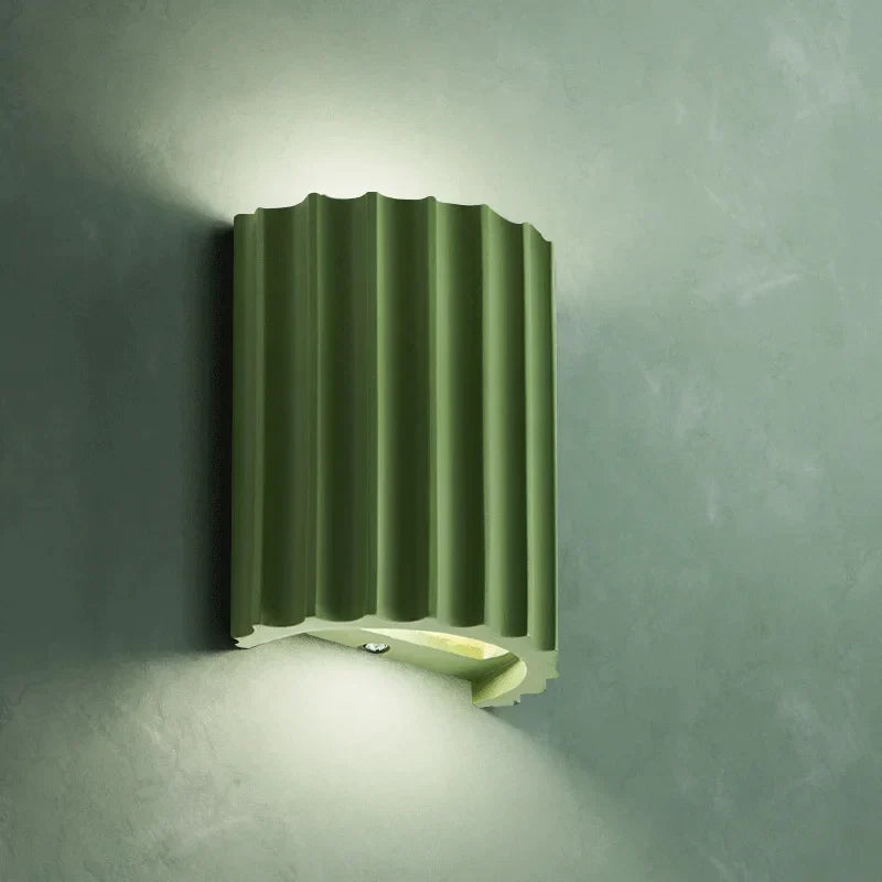 Ribbed wall lamp in Scandinavian style