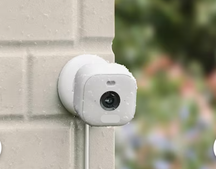 Smart security camera with spotlight function and two-way audio