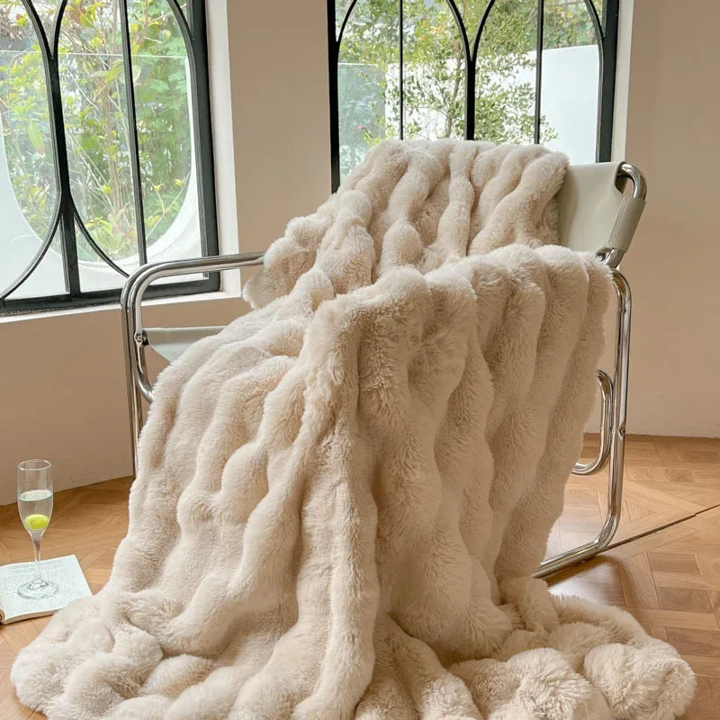 Double-sided faux fur blanket