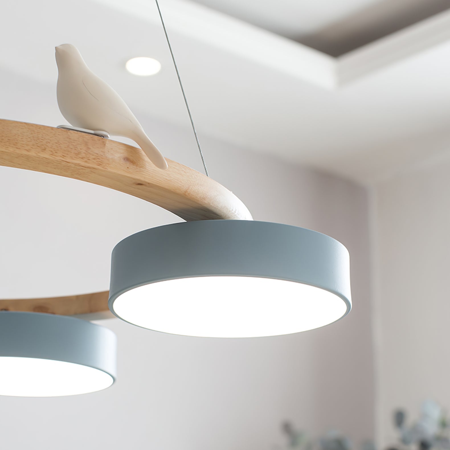Nature-Inspired Bird Chandelier Round Wooden Frame with LED