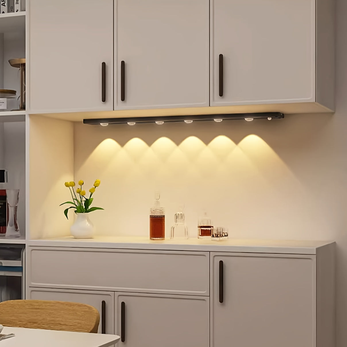Modern LED Motion Sensor Light Wireless Rechargeable Cabinet Light with Motion Sensor