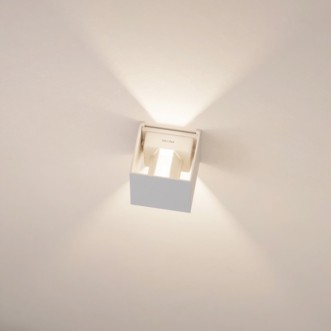 XenoFlex minimalist LED wall lamp