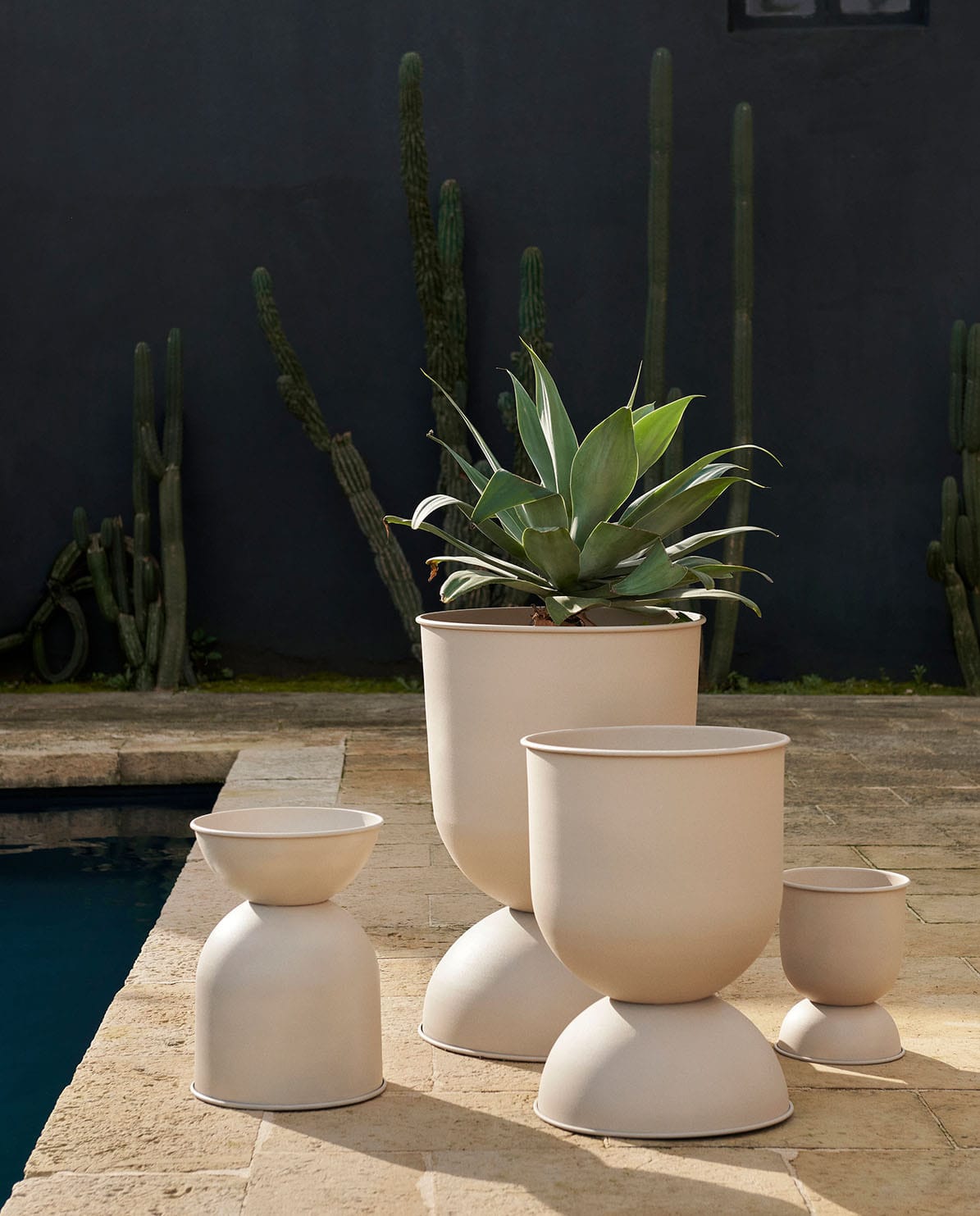 Aurmo Metalen Plantenpot met Sculpturale Vorm voor Buiten