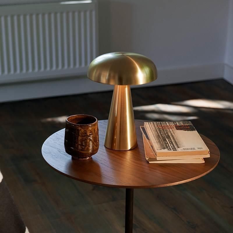 Wireless retro table lamp