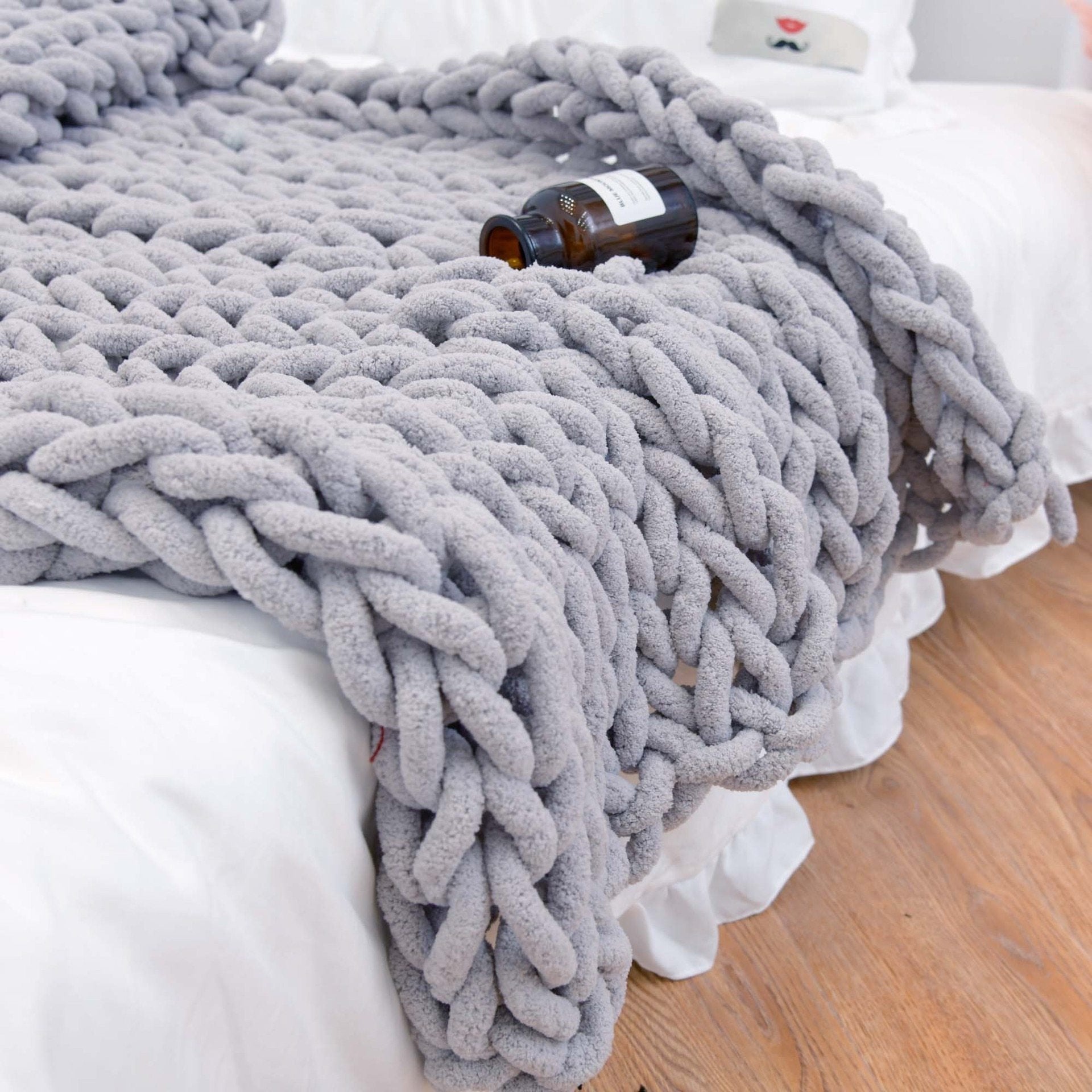 Plush Chunky Knit Throw Soft Decorative Blanket for Couch & Bed