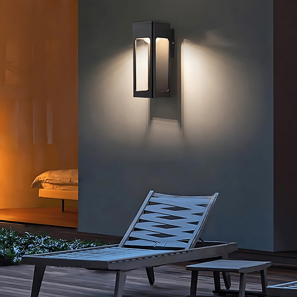Noctra outdoor lamp with motion sensor