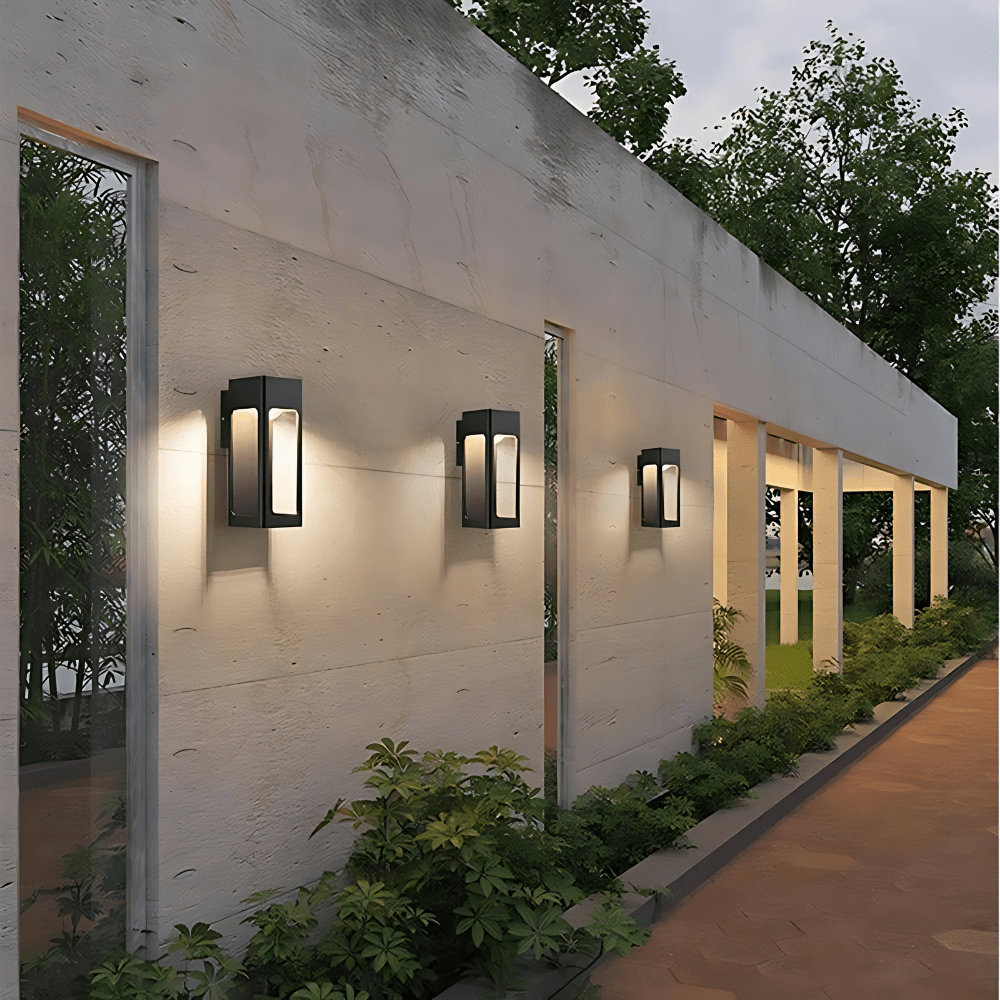 Noctra outdoor lamp with motion sensor