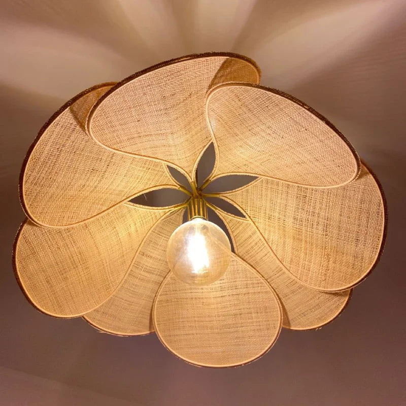 Petala flora pendant lamp with leaf structure