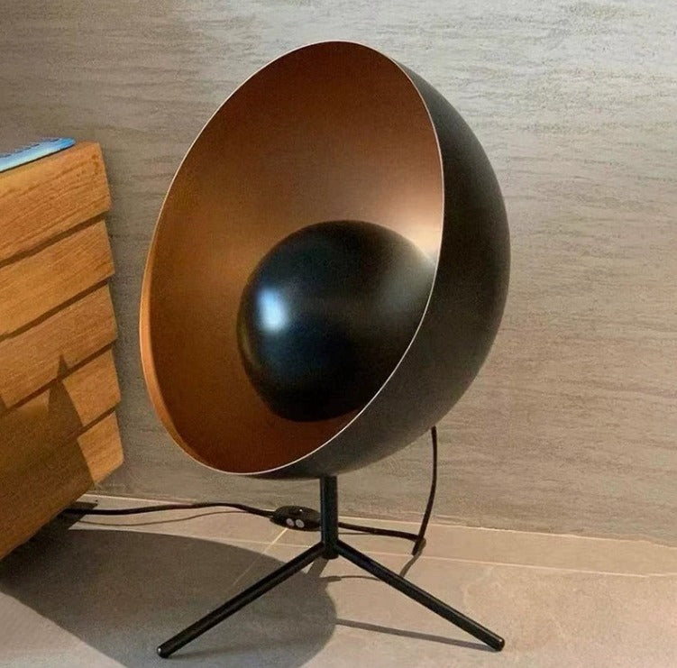 Halo Sculpting table lamp in modern design