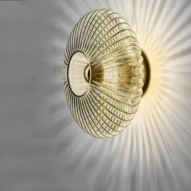 Wall lamp in clear glass design