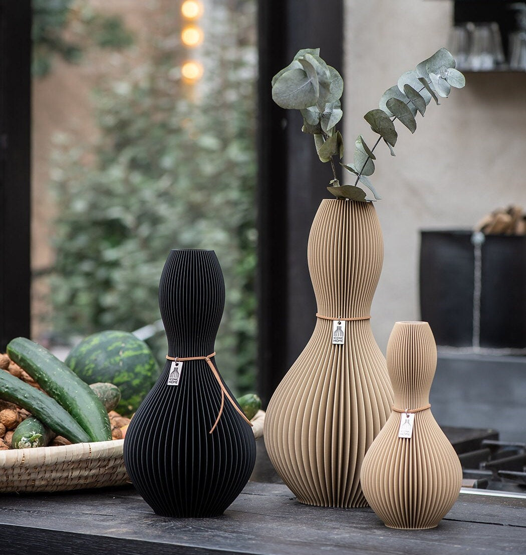Ribbed vase with wasp waist and waterproof insert